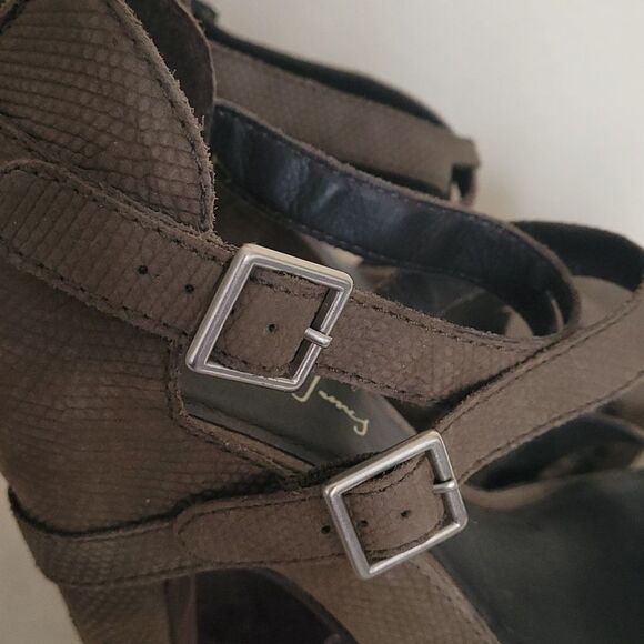 Elizabeth and James High Heels - Picture 6 of 13